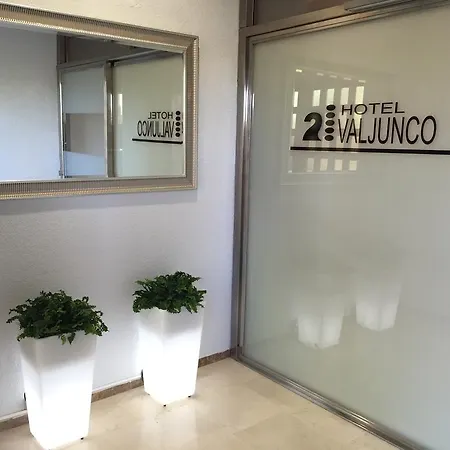 Valjunco Hotel 2*